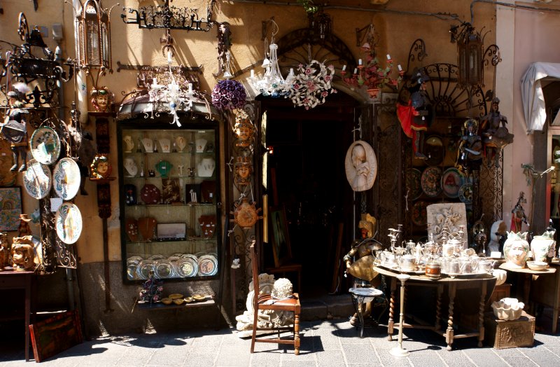 {short description of image}